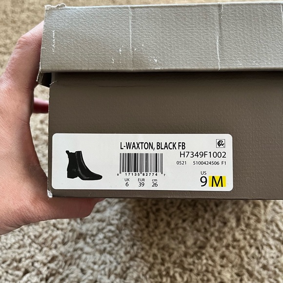BRAND NEW IN BOX Franco Sarto Boots -size 9 - Picture 7 of 7